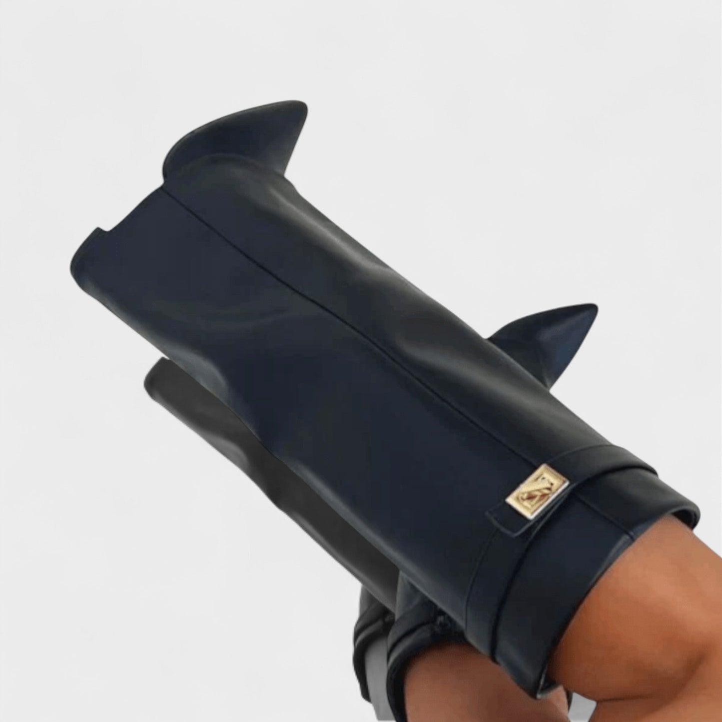 Lærke – Knæhøje støvler med elegant slim-fit design