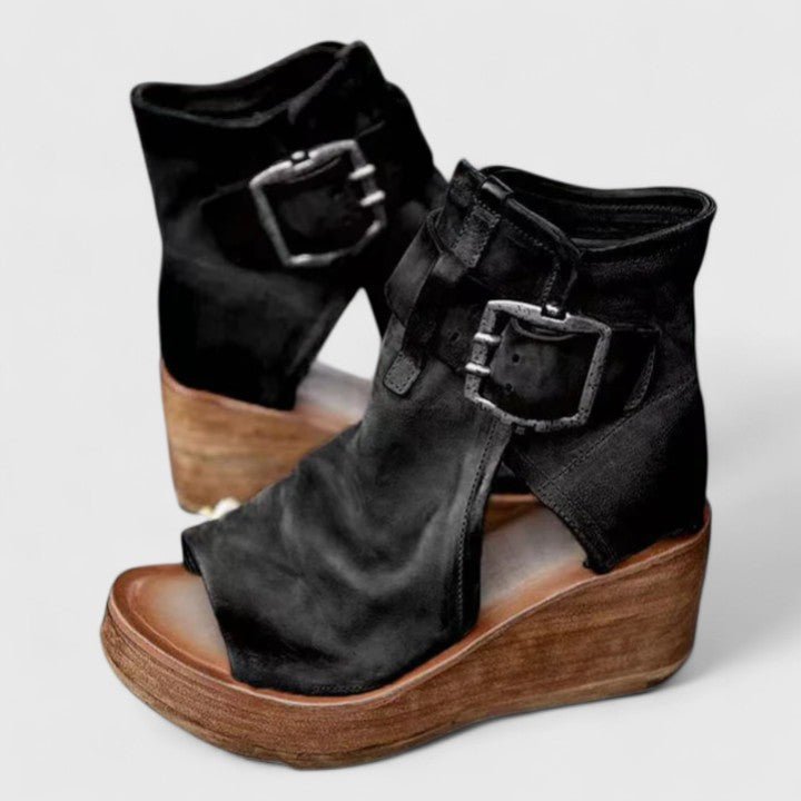 Nadia – Sandaler med trekantet rem og moderne design