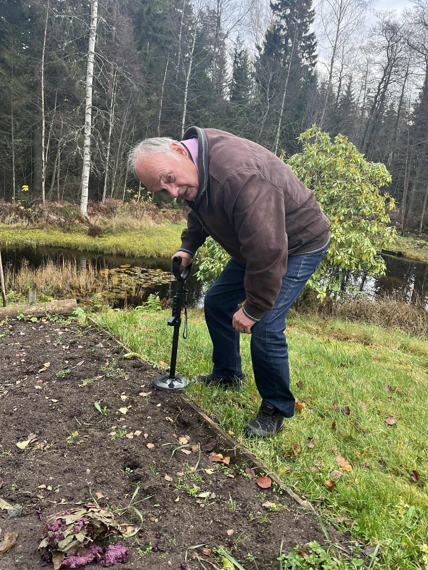 Højdejusterbart rejsningshjælpemiddel med stabilt greb