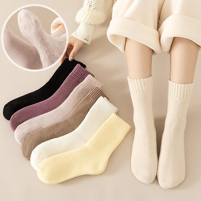 Elegante dame-mokkasiner med guldspænde og slip-on design