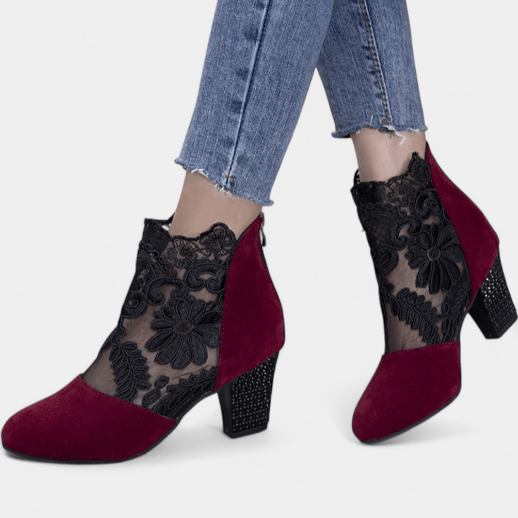 Alaine – Blomsterhæle med festlig og feminin stil