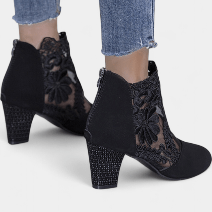 Alaine – Blomsterhæle med festlig og feminin stil