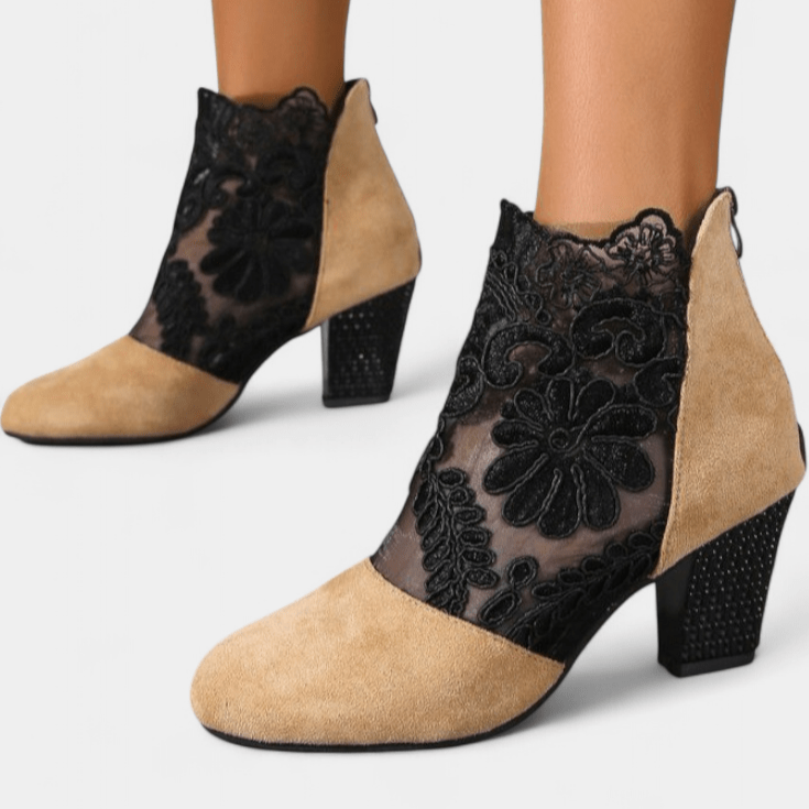Alaine – Blomsterhæle med festlig og feminin stil