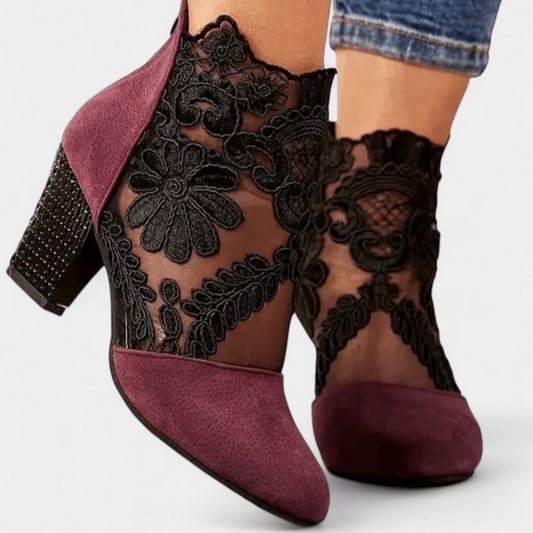 Alaine – Blomsterhæle med festlig og feminin stil