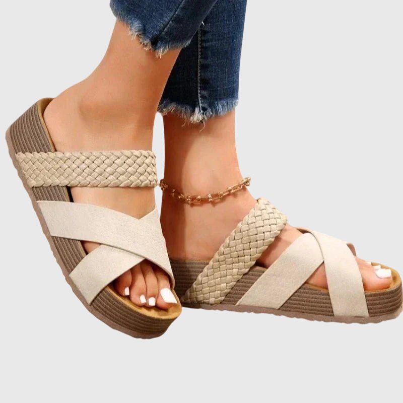 Stine – Sporty sandaler med crossover-rem