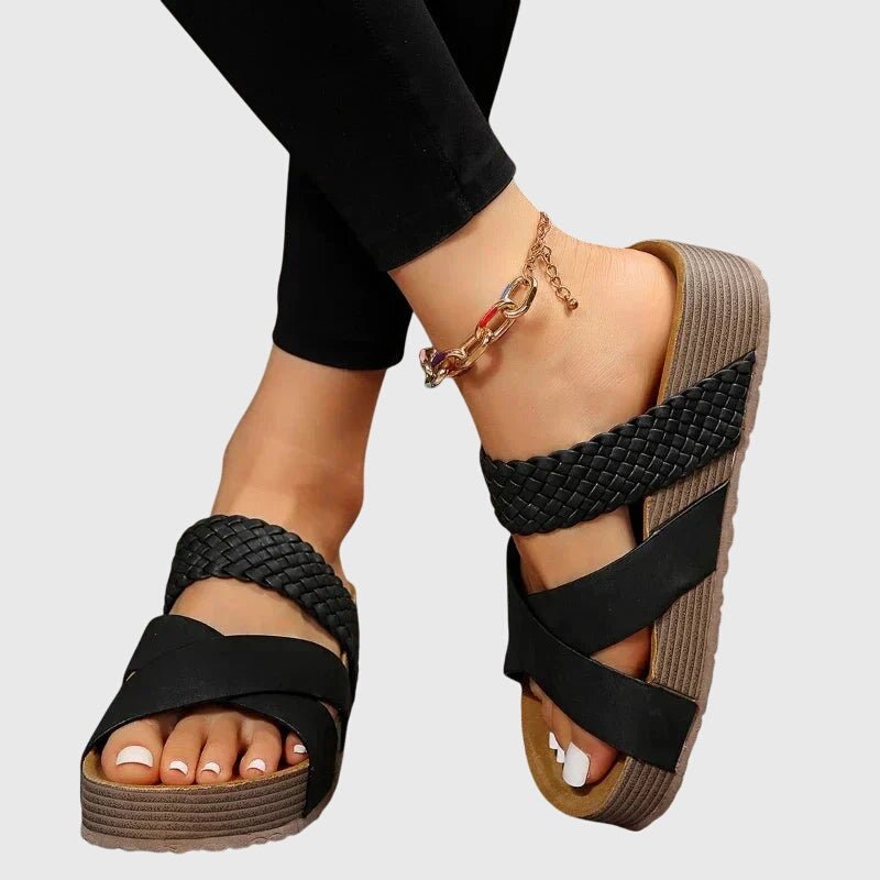 Stine – Sporty sandaler med crossover-rem