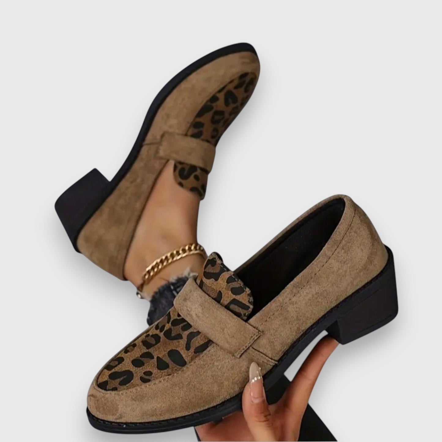 Brunika – Loafers med leopardmønster og sofistikeret stil