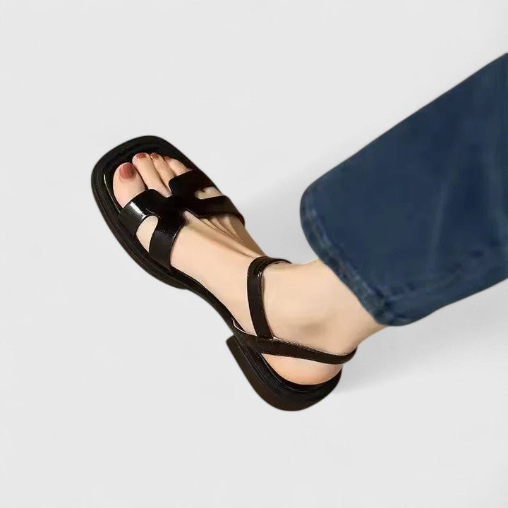 Gry – Elegante sandaler med finisher detalje