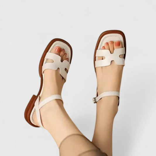 Gry – Elegante sandaler med finisher detalje