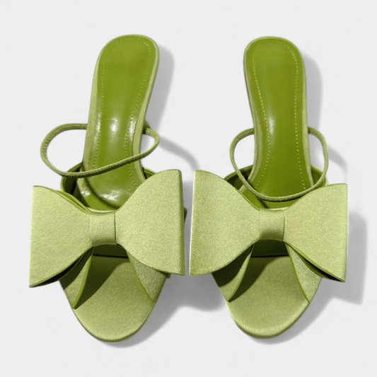 Helle – Kunstlæder pumps med klassisk design