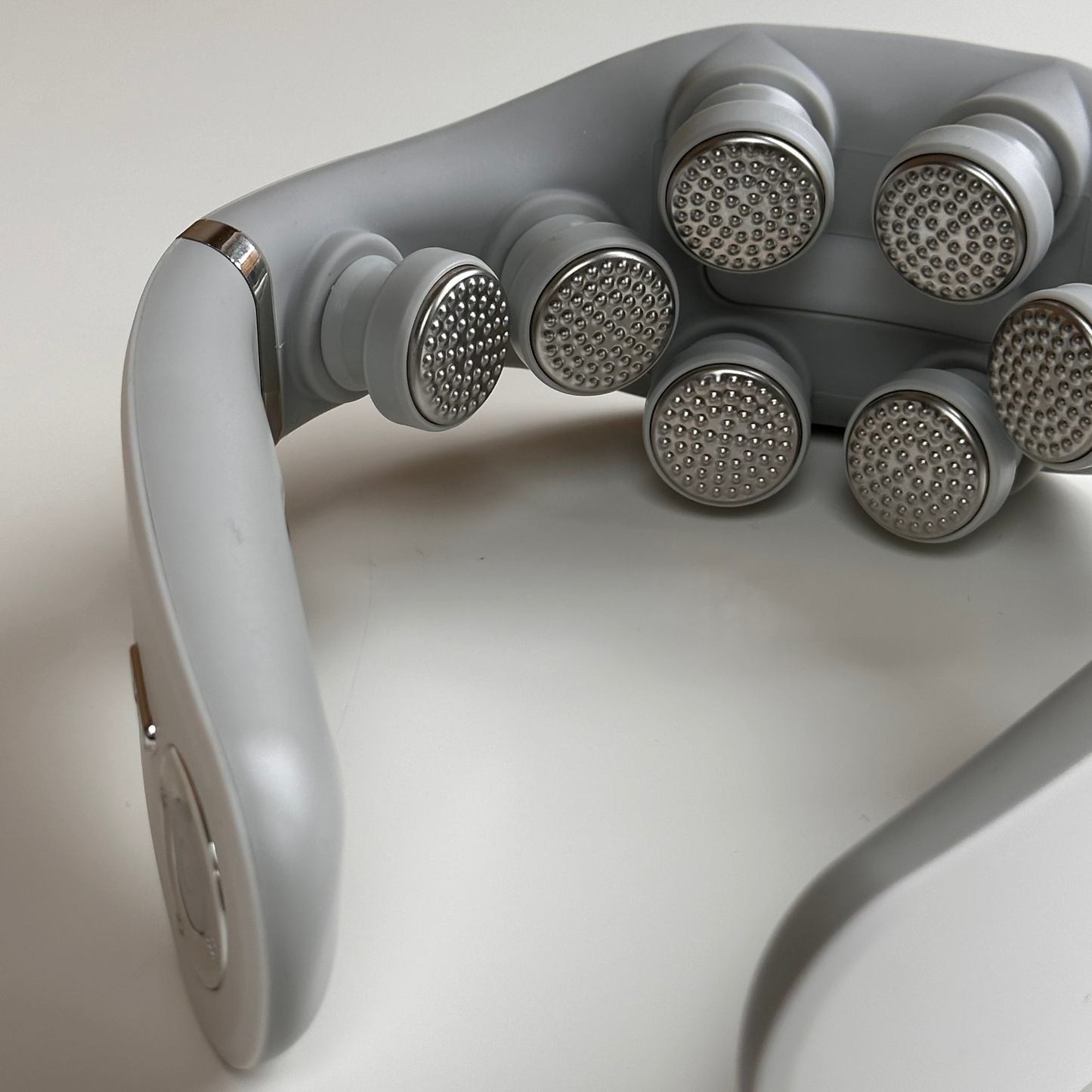 InstockSneakerStore Nakkemassager med Varme og Justerbar Massage