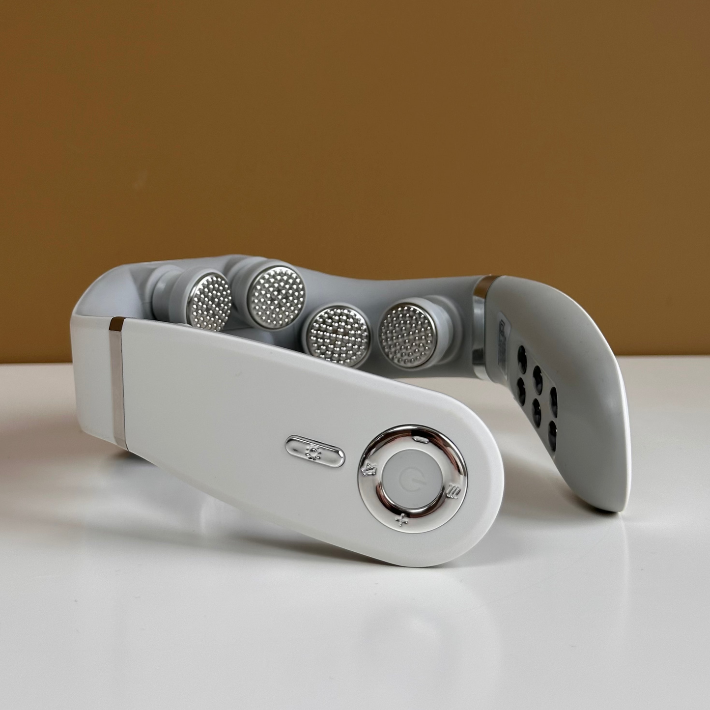 InstockSneakerStore Nakkemassager med Varme og Justerbar Massage