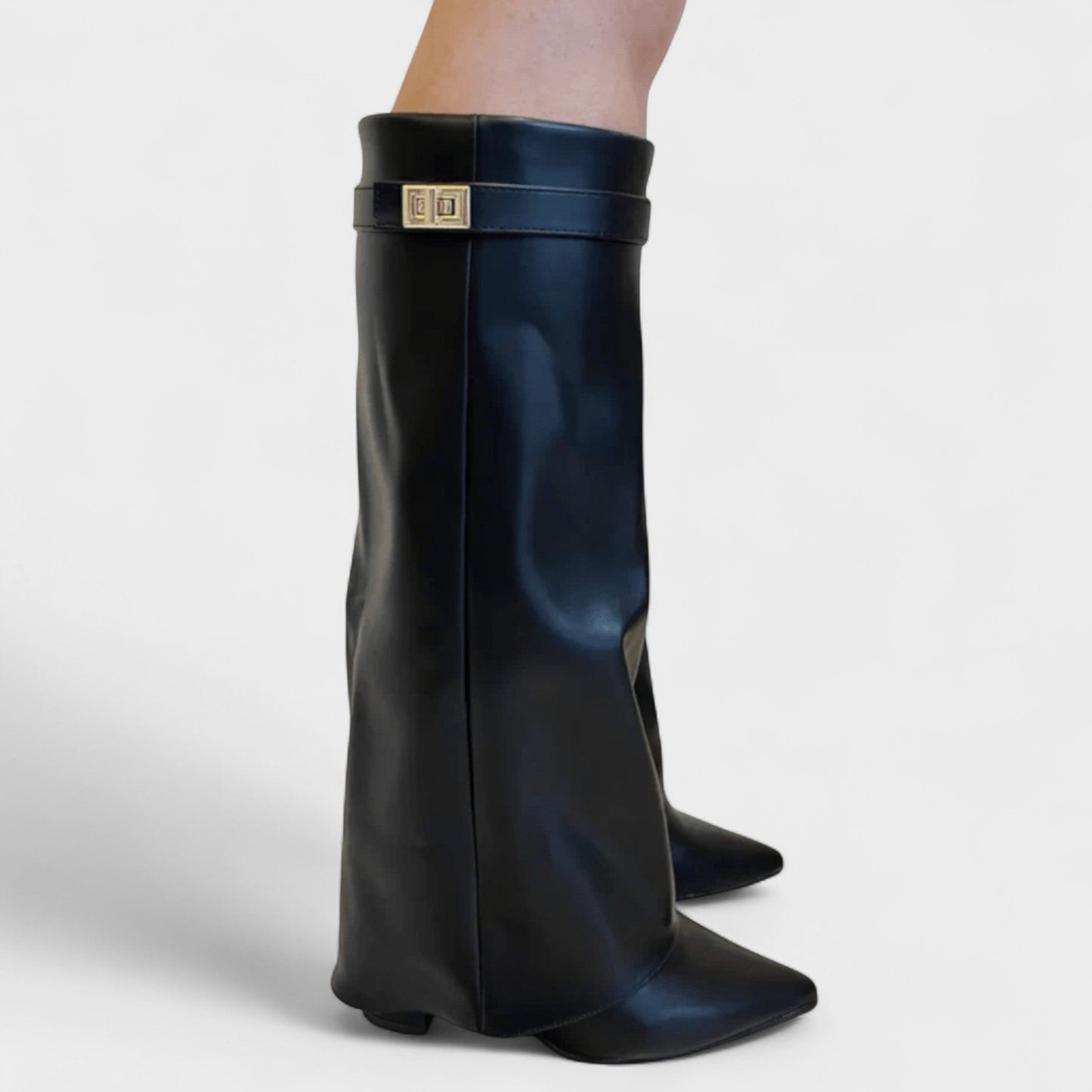 Lærke – Knæhøje støvler med elegant slim-fit design