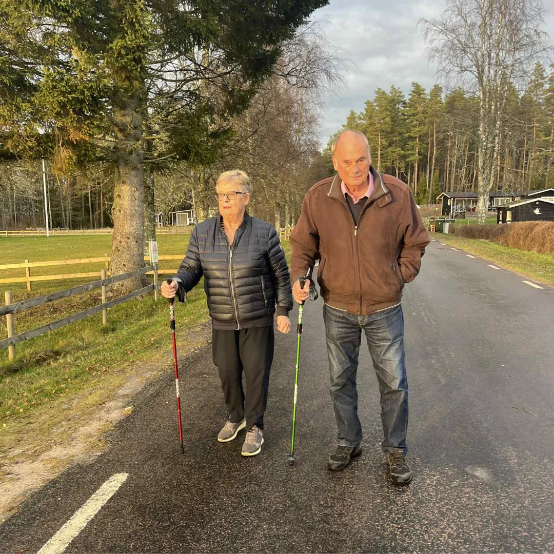 Sammenklappelige trekking-stave i letmetal til vandring