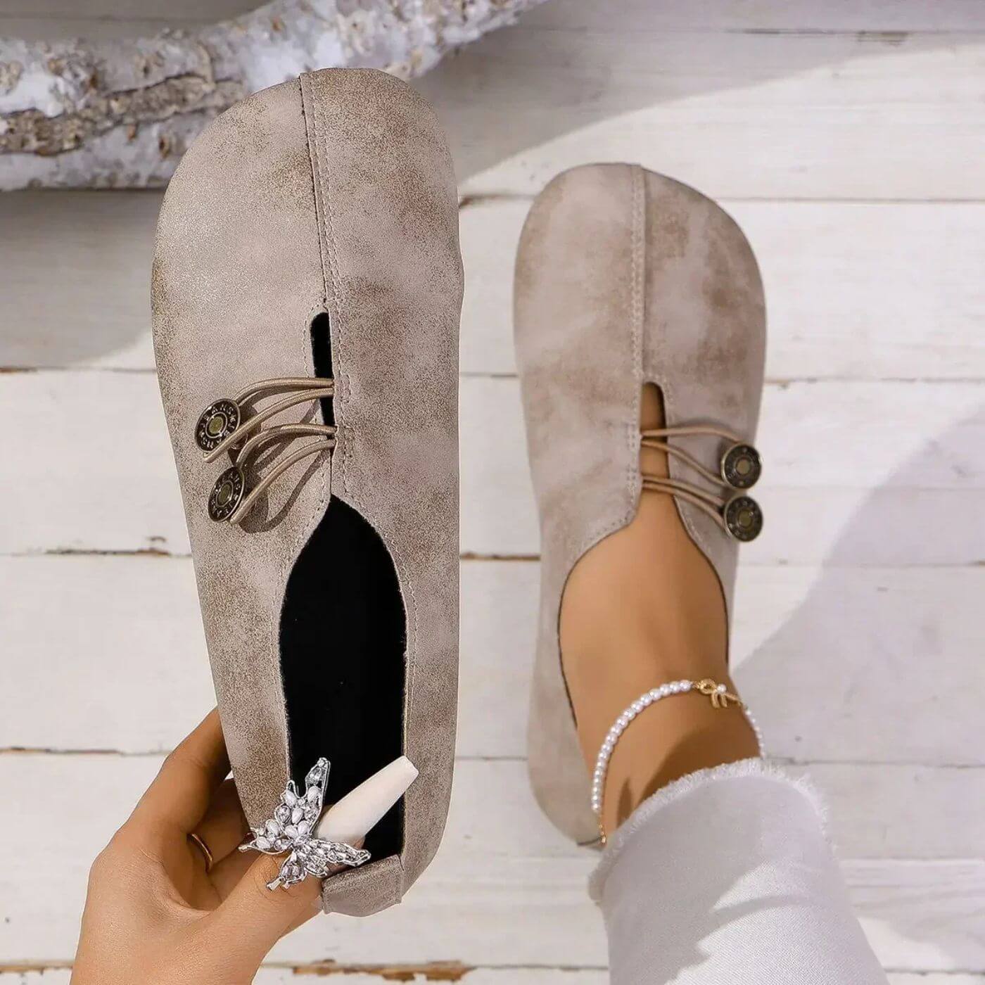 Komfortabel damesko med rund tå og slip-on design