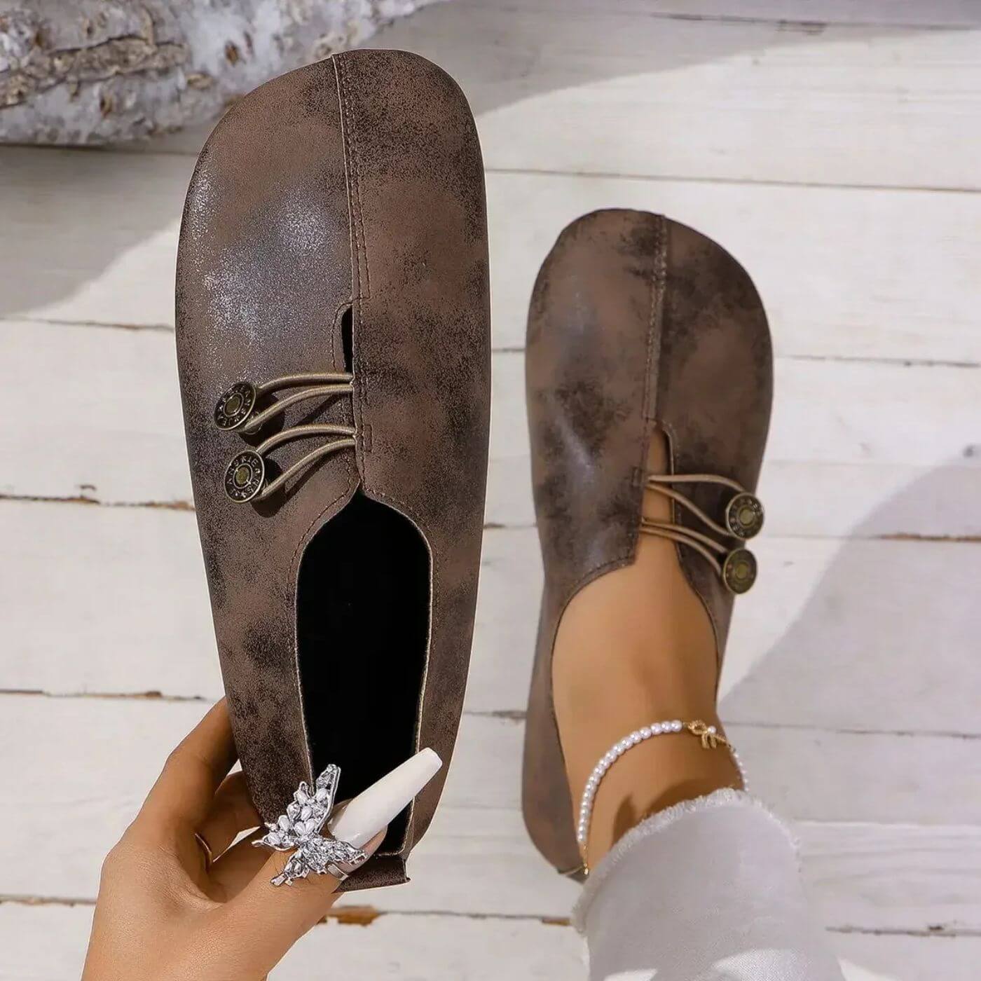 Komfortabel damesko med rund tå og slip-on design