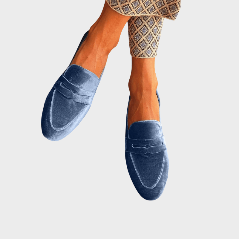 Olivia – Fløjlblå loafers med luksuriøst look