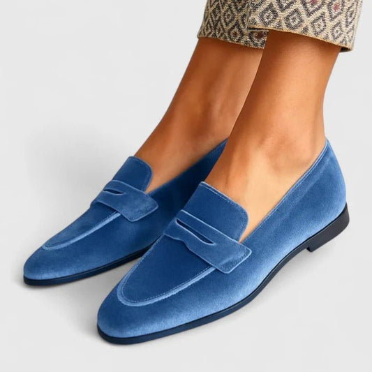 Olivia – Fløjlblå loafers med luksuriøst look