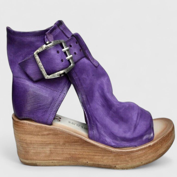 Nadia – Sandaler med trekantet rem og moderne design