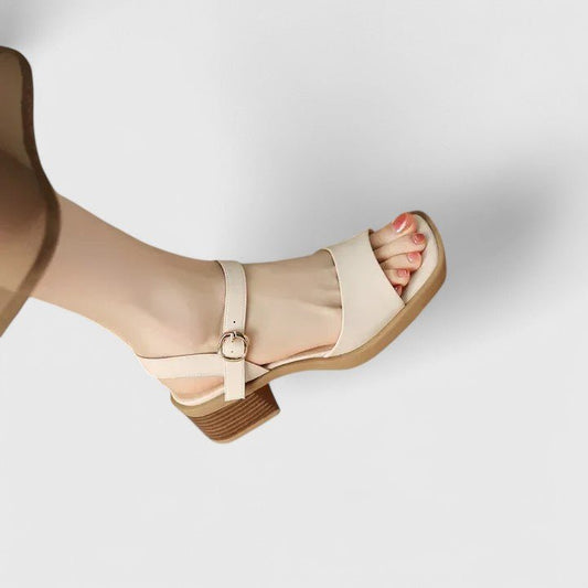 Saga – Stilfulde sandaler med moderne design