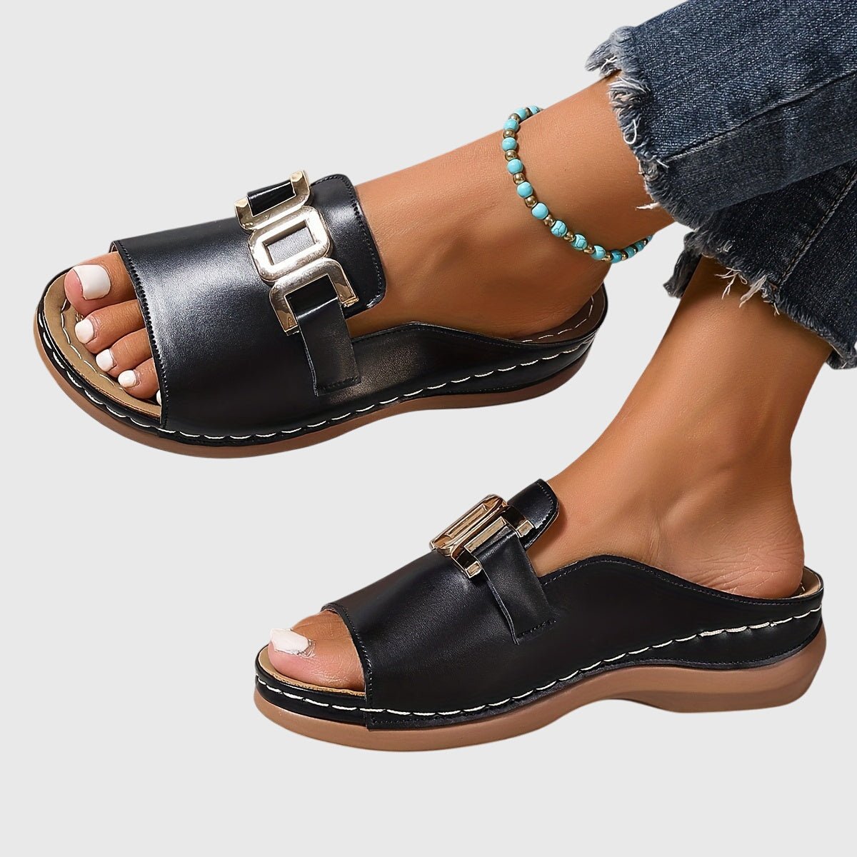 Silje – Guldspænde sandaler med stilfuldt look