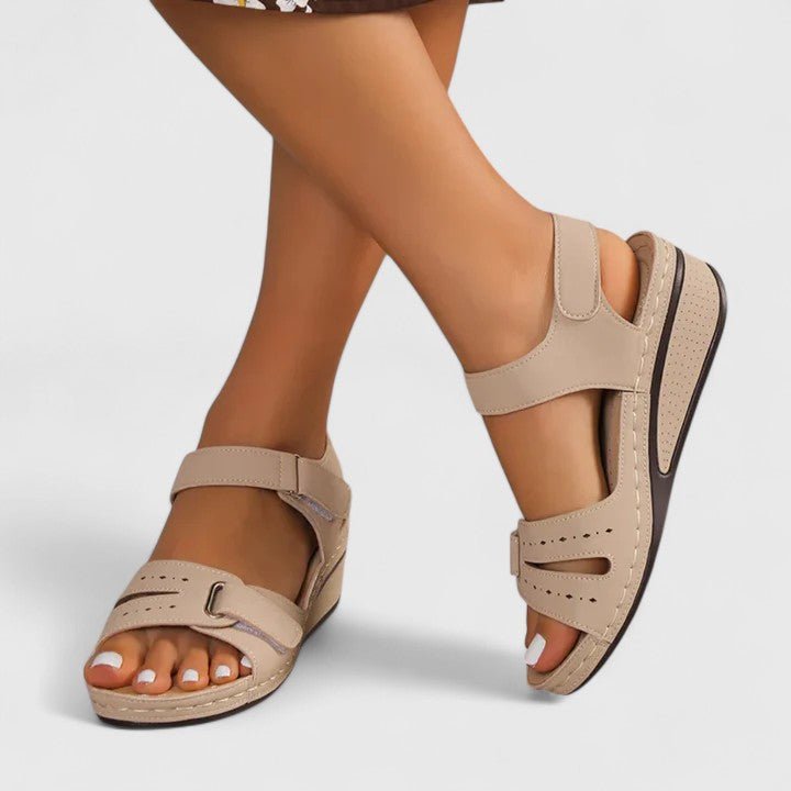 Ulla – Sandaler med to-rem design og solid base