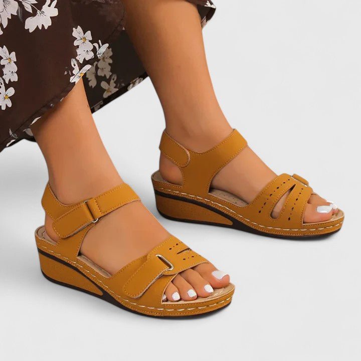 Ulla – Sandaler med to-rem design og solid base