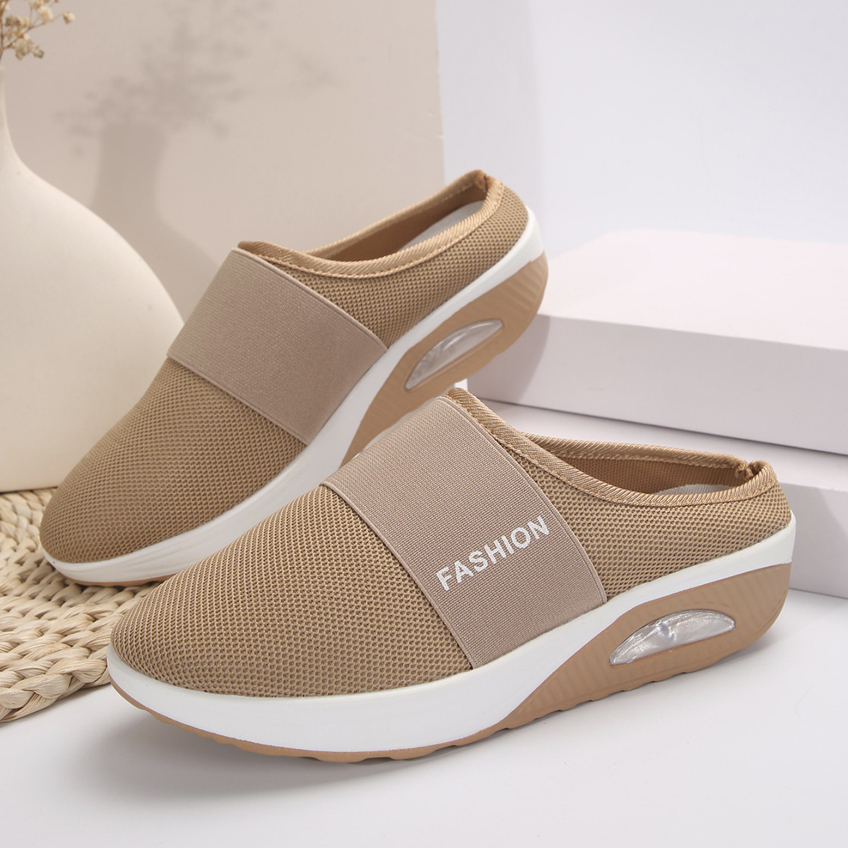 Stilfulde slip-on gåsko til kvinder – let og komfortabel
