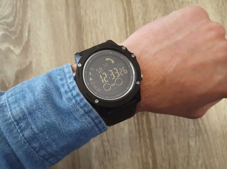 Smartwatch – Ekstrem Holdbarhed til Hverdag og Sport